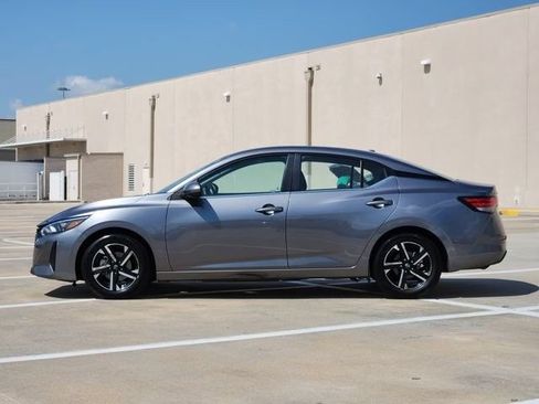 Used 2024 Nissan Sentra SV FWD image 4