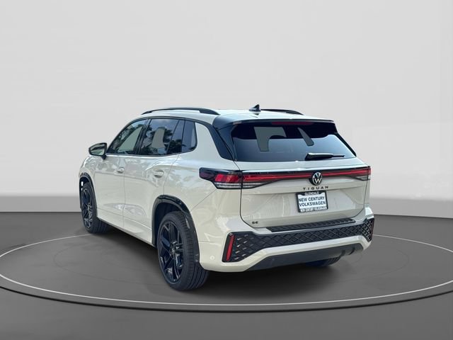 New 2026 Volkswagen Tiguan SE R-Line FWD image 3