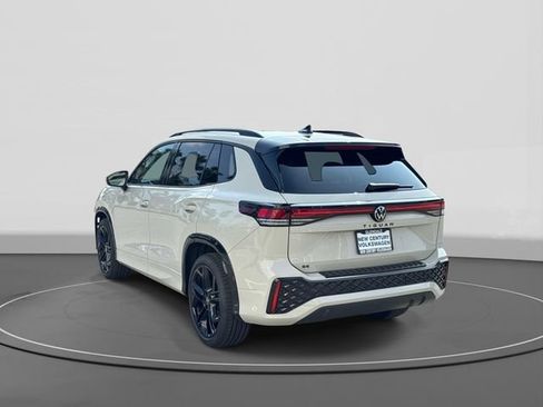 New 2026 Volkswagen Tiguan SE R-Line FWD image 3
