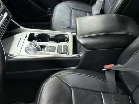 Used 2020 Ford Explorer Limited image 23