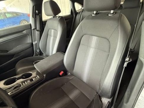 Used 2025 Honda Civic Sport image 5