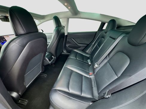 Used 2019 Tesla Model 3 Long Range image 16