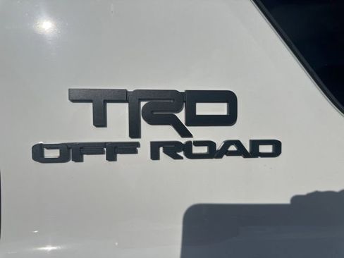 Used 2025 Toyota 4Runner TRD Off-Road Premium AWD/4WD image 15