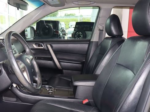 Used 2010 Toyota Highlander SE AWD/4WD image 15