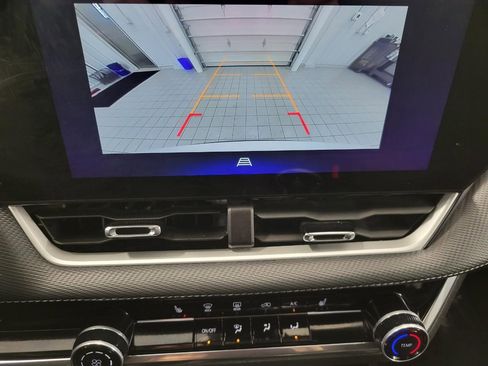 Used 2025 Chevrolet Equinox LT image 14