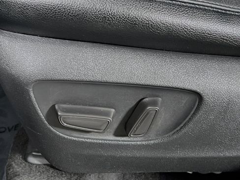 Used 2022 Toyota Highlander LE image 16