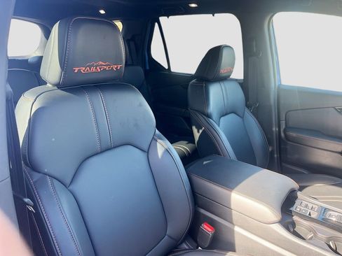 Used 2025 Honda Pilot TrailSport image 30