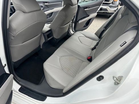 Used 2020 Toyota Camry SE image 19