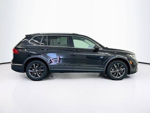 Used 2024 Volkswagen Tiguan SE AWD/4WD image 10