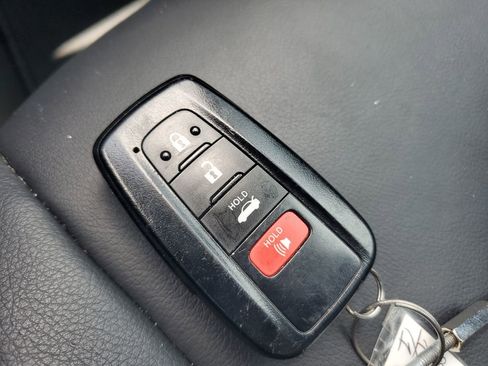 Used 2020 Toyota Camry XSE FWD image 28