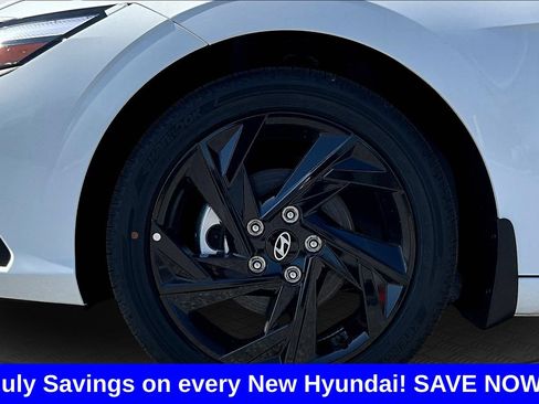 New 2026 Hyundai Elantra SEL FWD image 17