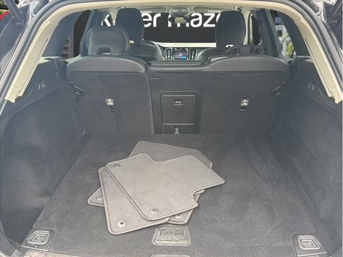 Used 2024 Volvo XC60 B5 Plus AWD/4WD image 15