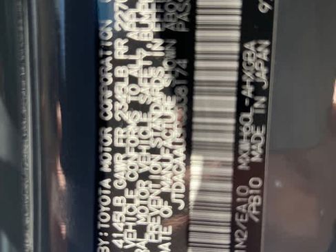 Used 2024 Toyota Prius XLE FWD image 16