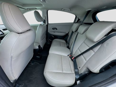 Used 2019 Honda HR-V Touring image 16