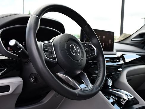 Used 2025 Acura MDX SH-AWD w/ Technology Package image 11