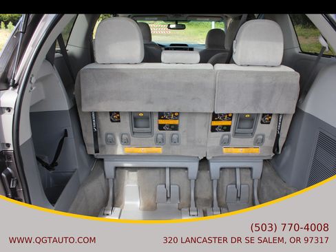 Used 2012 Toyota Sienna LE FWD image 19