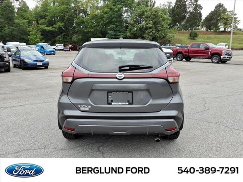 Used 2021 Nissan Kicks S FWD image 6