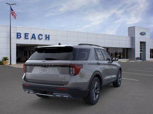 New 2026 Ford Explorer Active w/ Active Comfort Package image 8