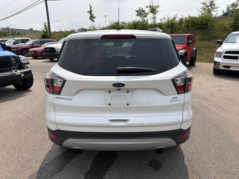 Used 2017 Ford Escape SE w/ Equipment Group 201A FWD image 10