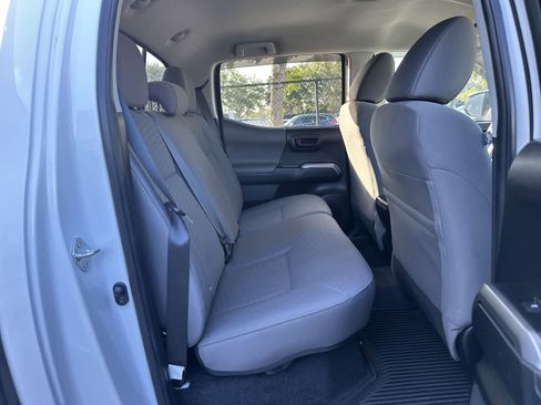 Used 2022 Toyota Tacoma SR5 w/ Technology Package RWD image 19