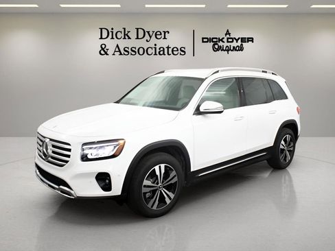 Used 2025 Mercedes-Benz GLB 250 image 6