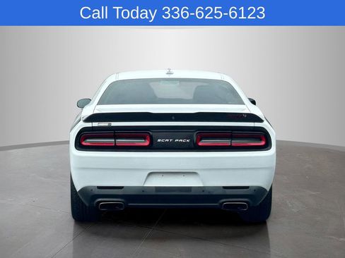 Used 2016 Dodge Challenger R/T Scat Pack w/ Leather Interior Group RWD image 4