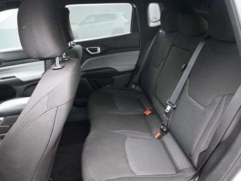 Used 2025 Jeep Compass Sport image 18