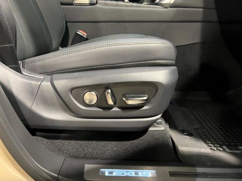 Used 2025 Lexus LX 700h Overtrail image 43