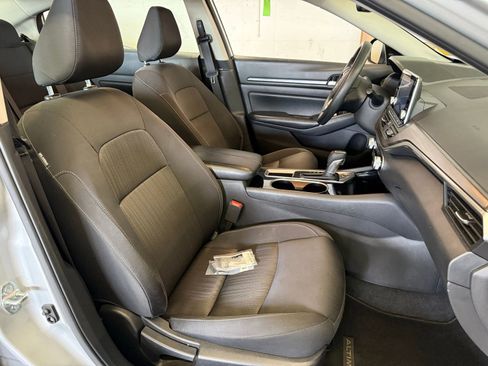 Used 2024 Nissan Altima 2.5 SV image 22