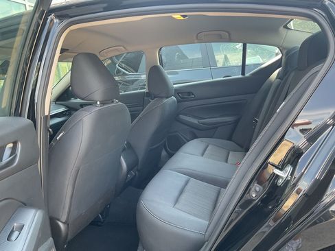 Used 2025 Nissan Altima 2.5 SV FWD image 12