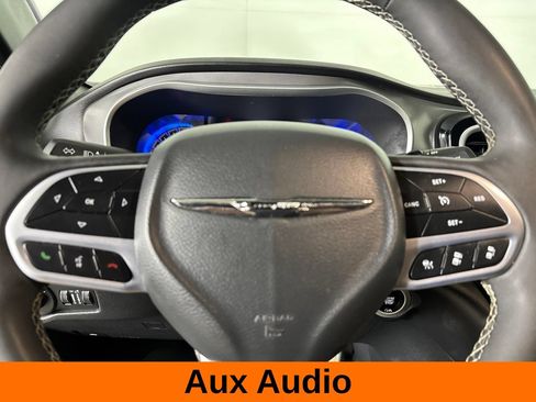 Used 2025 Chrysler Pacifica Select FWD image 14