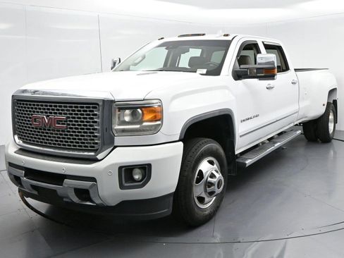 Used 2016 GMC Sierra 3500 Denali w/ Duramax Plus Package AWD/4WD image 3