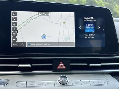 Certified 2025 Hyundai Elantra Limited FWD image 21