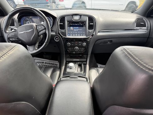 Used 2018 Chrysler 300 S w/ 300S Premium Group image 20