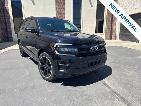 Used 2024 Ford Expedition Limited AWD/4WD image 1