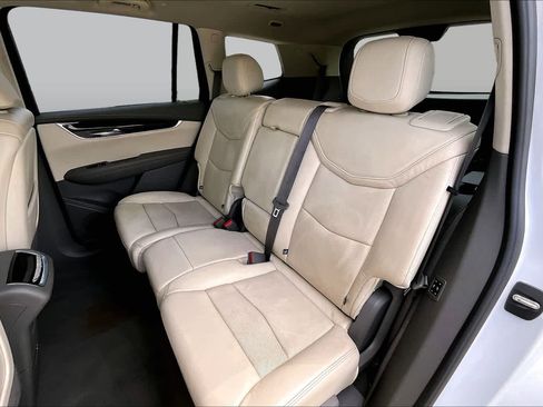 Used 2020 Cadillac XT6 Premium Luxury FWD image 19