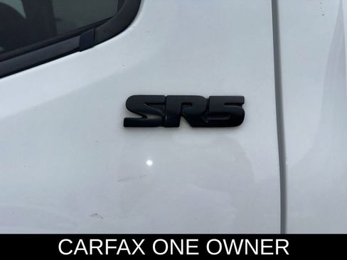 Used 2019 Toyota Tacoma SR5 AWD/4WD image 11