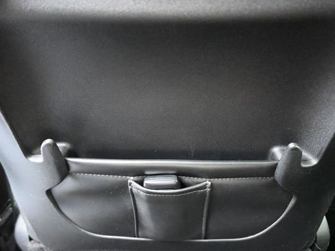 Used 2020 Chrysler Pacifica Touring-L image 38