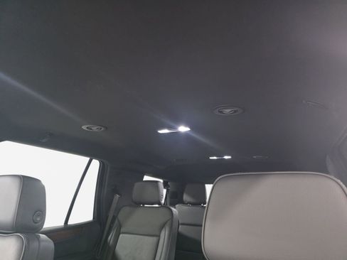 Used 2025 GMC Yukon Denali AWD/4WD image 29