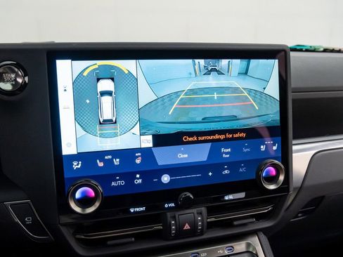 Used 2025 Lexus GX 550 w/ Cold Area Package image 26