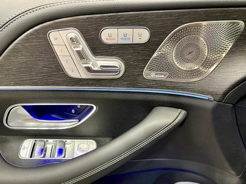 New 2026 Mercedes-Benz GLS 580 4MATIC image 6