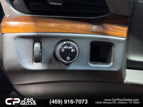 Used 2019 Cadillac Escalade Luxury RWD image 37