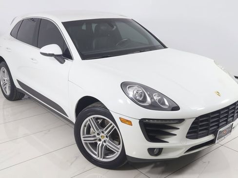 Used 2015 Porsche Macan S image 16