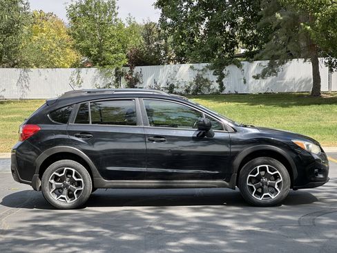 Used 2014 Subaru Crosstrek 2.0i Limited AWD/4WD image 3