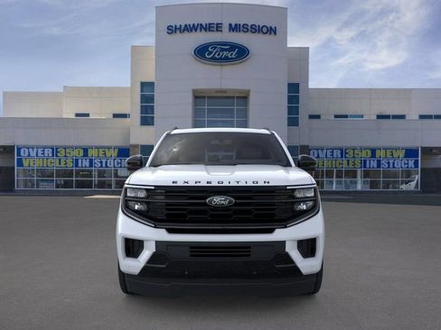 New 2025 Ford Expedition Platinum w/ Stealth Performance Package AWD/4WD image 6