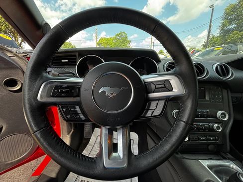 Used 2019 Ford Mustang Coupe RWD image 9