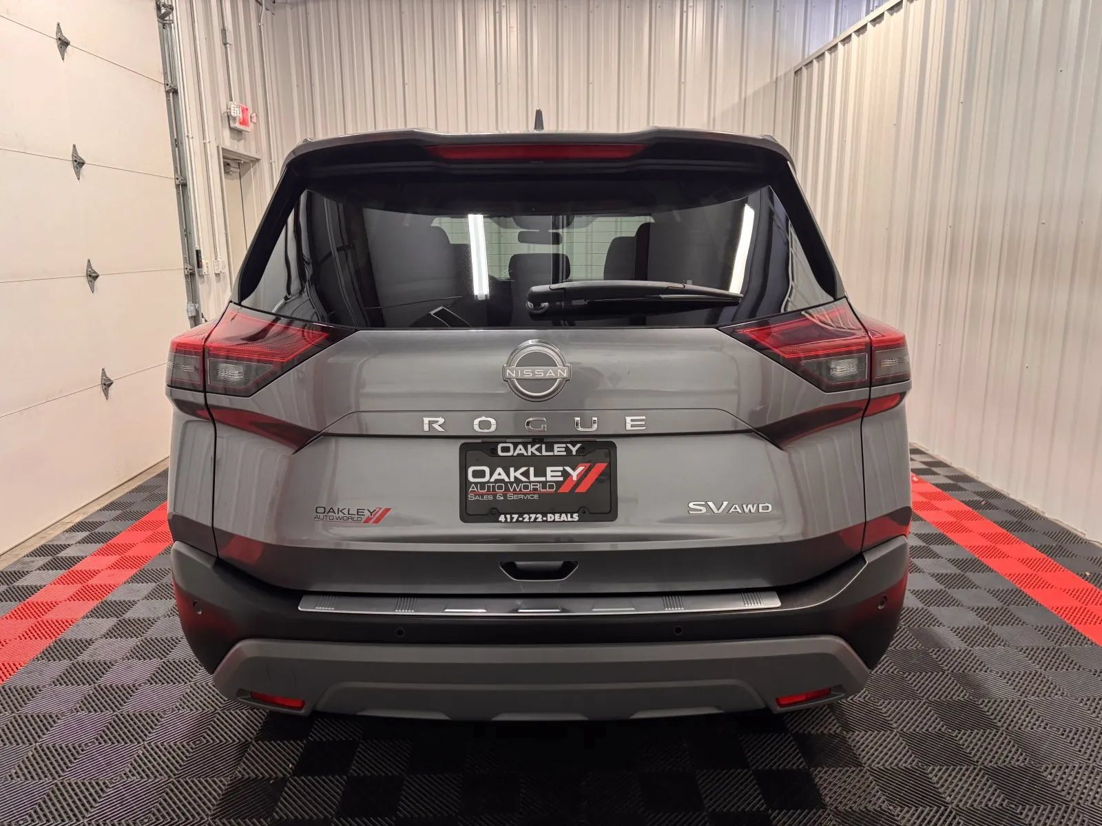Used 2023 Nissan Rogue SV AWD/4WD image 3