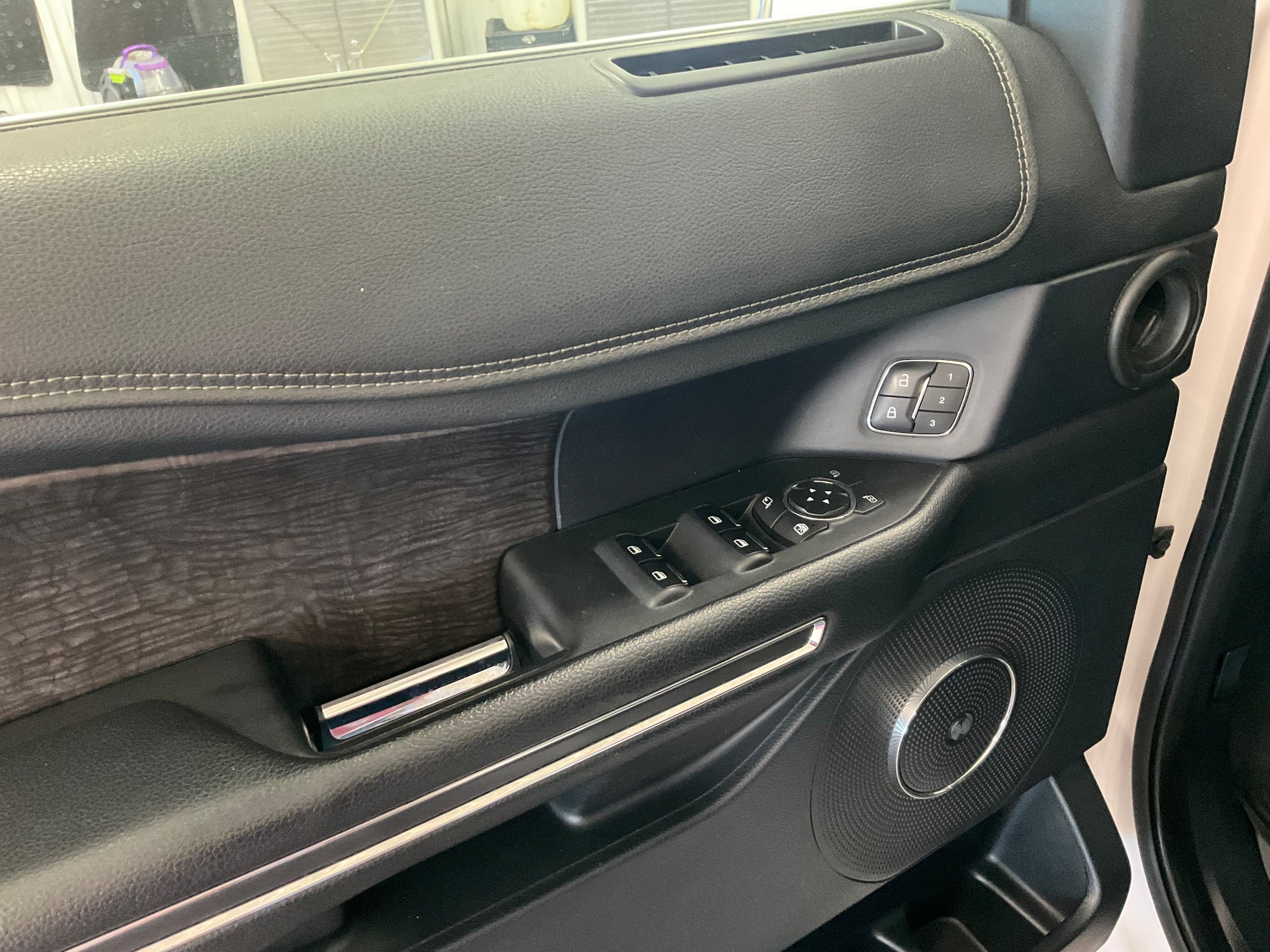 Used 2019 Ford Expedition Limited w/ Special Edition Package AWD/4WD image 10