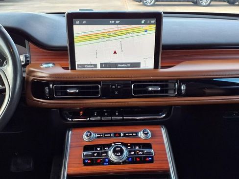 Certified 2022 Lincoln Aviator Reserve w/ Equipment Group 201A RWD image 9