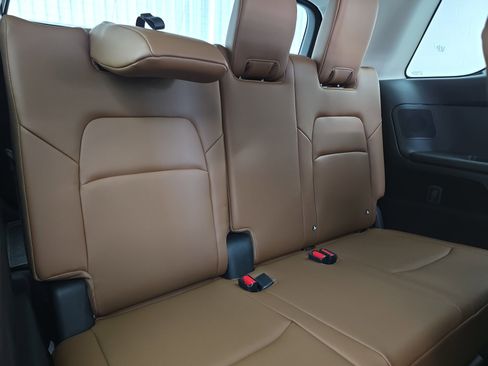 New 2026 Nissan Pathfinder Platinum image 12